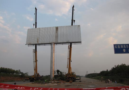 武漢標(biāo)識標(biāo)牌制作時(shí)要如何用好絲網(wǎng)印刷